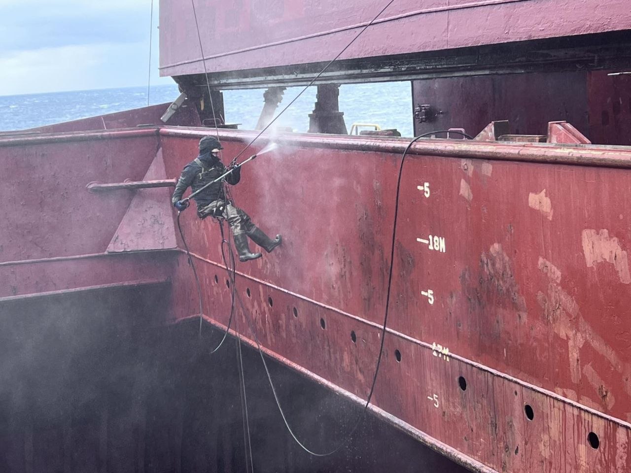 Hold cleaning 2